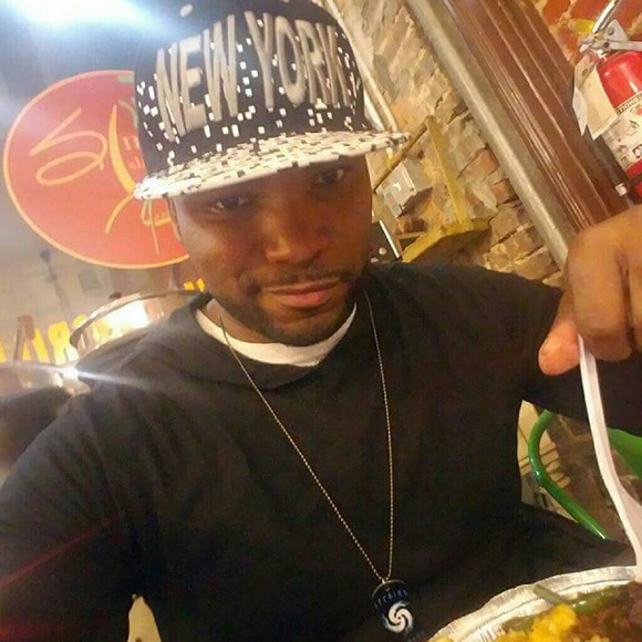 Profile Picture of James Barnett (@nejithepalms) on Poshmark