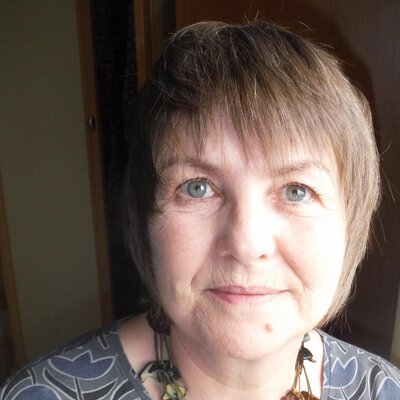 Profile Picture of Carole Bowman (@Bee_Textile) on Twitter