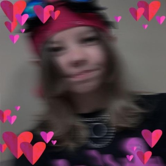 Profile Picture of Lily Buracker (@bmunson2855) on Poshmark