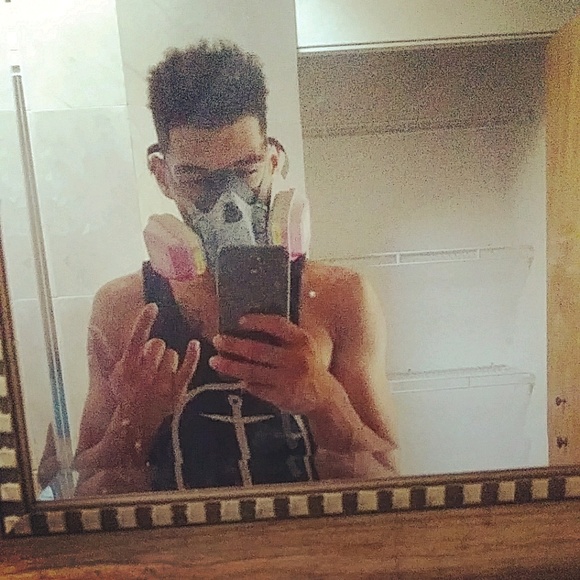 Profile Picture of Julian Wesson (@kingjulian15) on Poshmark