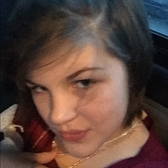 Profile Picture of Haley Butts (@haley_butts) on Poshmark