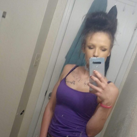 Profile Picture of Alexa Steele (@alexxapaigee) on Poshmark