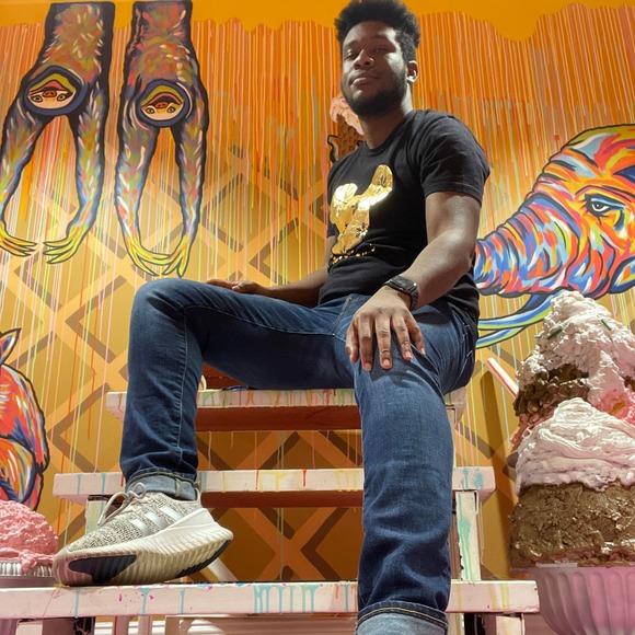 Kendall Deshone - Poshmark Profile Picture of Kendall Deshone (@kendalldeshone) on Poshmark