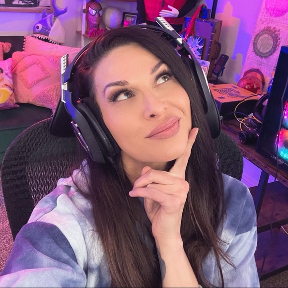 Profile Picture of Isabelle Fox (@bellafoxgaming) on Poshmark