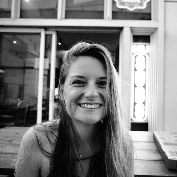 Profile Picture of Julia Schriefer (@julias34) on Poshmark