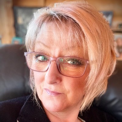 Profile Picture of Helen Ashton (@George13Helen) on Twitter