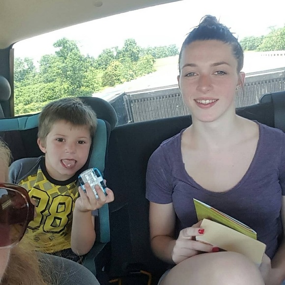 Profile Picture of Hillary Fetters (@hillary_fetters) on Poshmark