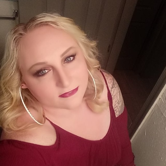Profile Picture of Jennifer Martindale (@jenbarrett2016) on Poshmark