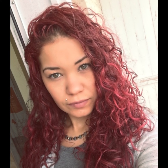 Profile Picture of Giselle Ojeda (@giselleojeda) on Poshmark