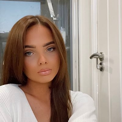 Profile Photo of Tess Brown (@tess_brown_) on Twitter