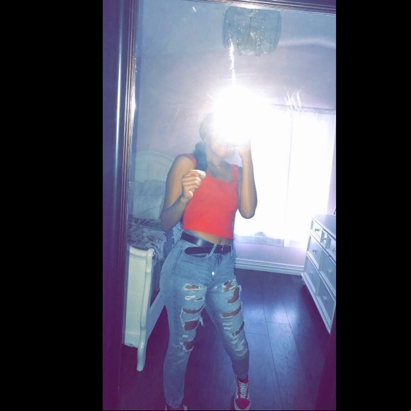 Profile Picture of Brianna Olvera (@briannaolvera) on Poshmark