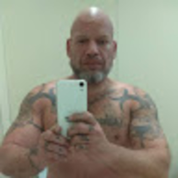 Profile Picture of Robert Correa (@correa1968r) on Poshmark