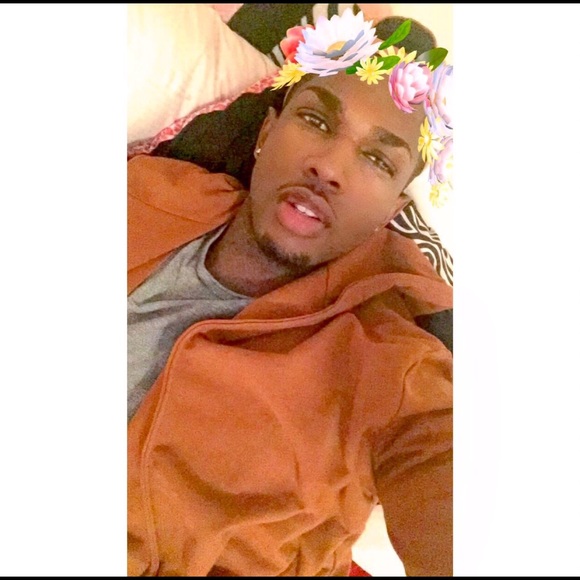 Profile Picture of Kirk James (@kirklan22) on Poshmark