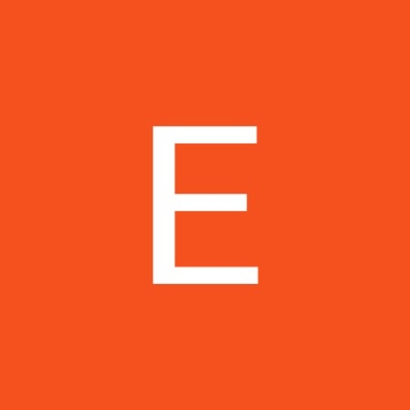 Profile Picture of Emberlyn Kvalevog (@emberlyn_k) on Poshmark