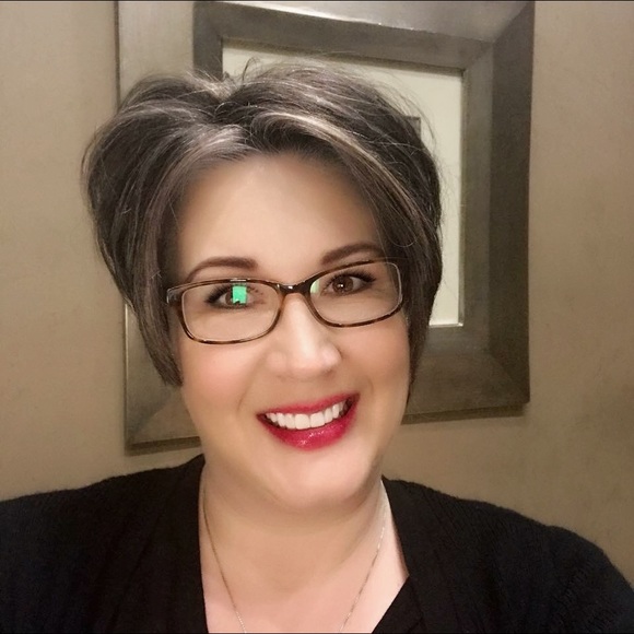 Profile Picture of Segan Lowham (@smlowham) on Poshmark