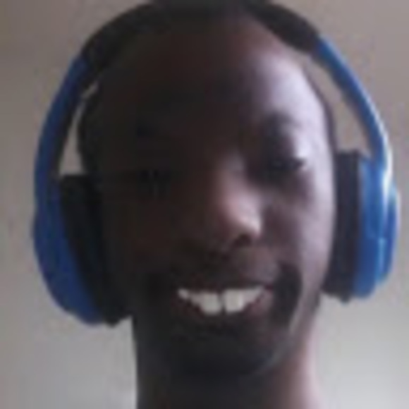 Profile Picture of Peter Ahern (@ahernpet00044) on Poshmark