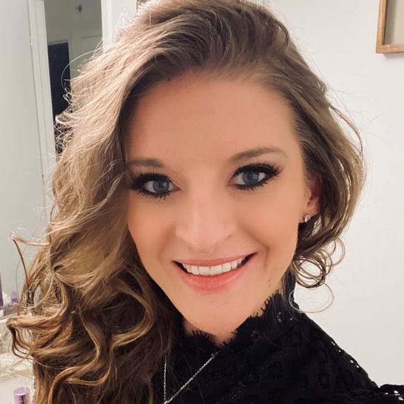 Kaylea Waechter - Poshmark Profile Picture of Kaylea Waechter (@kay_25) on Poshmark