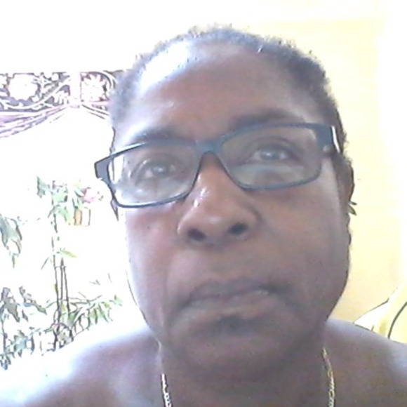 Profile Picture of Gale Simpson (@gale1936) on Poshmark