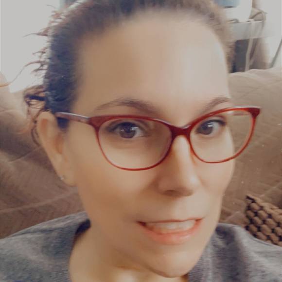 Profile Picture of Kimberly Dos santos (@prtuguesprinces) on Poshmark