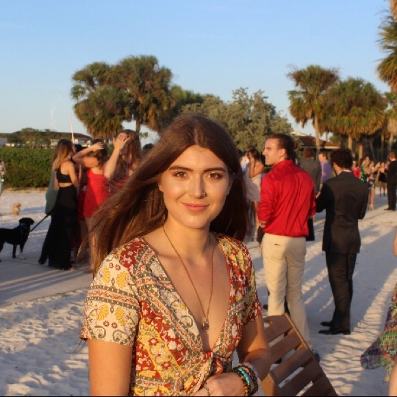 Profile Picture of Julia Taylor (@juls_taylor) on Poshmark