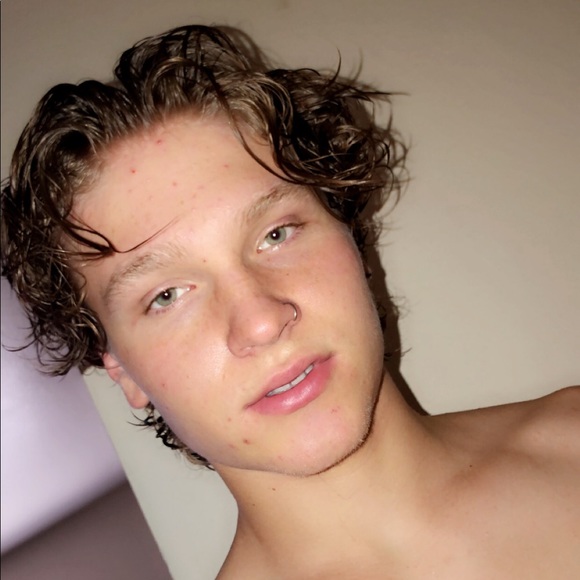 Profile Picture of Kyler Coburn (@kyler_2627) on Poshmark