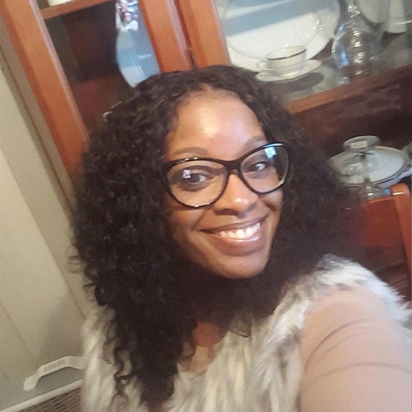 Profile Picture of Latoya Jackson (@lajack18) on Poshmark