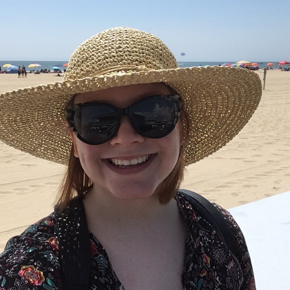 Profile Picture of Megan Hargest (@mhargest) on Poshmark