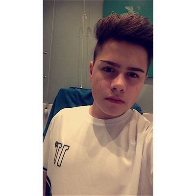 Profile Picture of Aaron Lamb (@aaronlamb) on Tiktok
