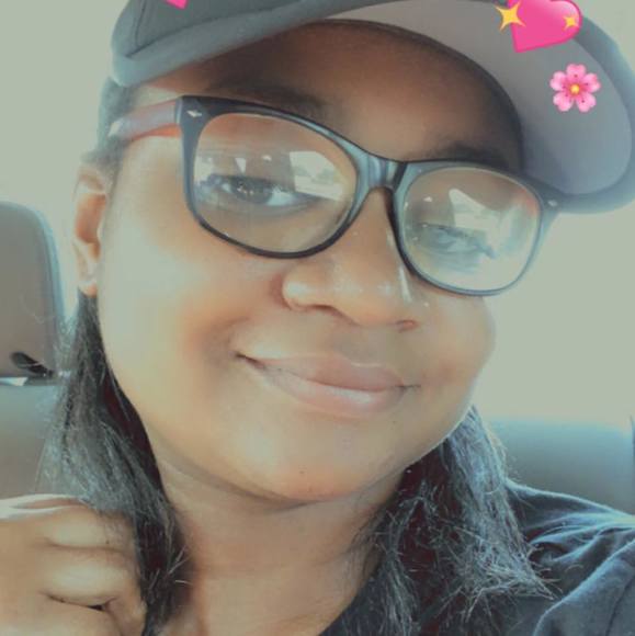 Profile Picture of Jasmine Price (@pricejasmine89) on Poshmark