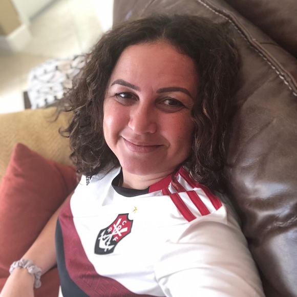 Profile Picture of Alessandra Vasconcellos (@aeler75) on Poshmark