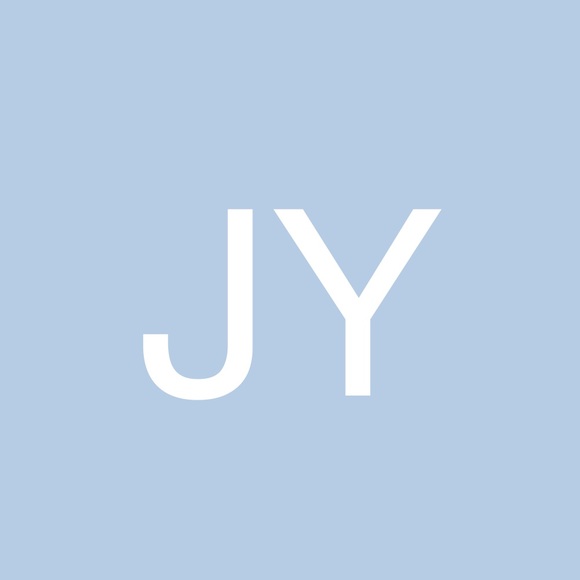 Profile Picture of Jody Yenter (@jodyyenter) on Poshmark