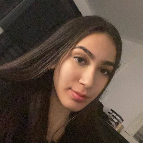 Profile Picture of Aniés Belhocine (@celiababilis) on Poshmark