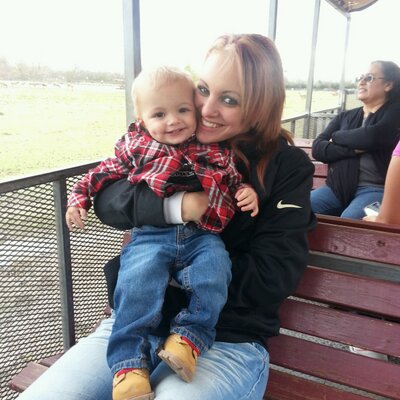 Profile Picture of Amanda Holgate (@BlovelyAmanda) on Twitter