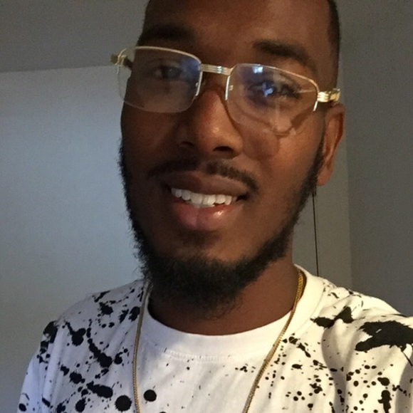 Profile Picture of Corey Ivy (@coreyivy) on Poshmark
