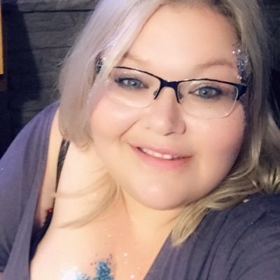 Profile Picture of Julie Nelson (@SeabornJulie) on Twitter