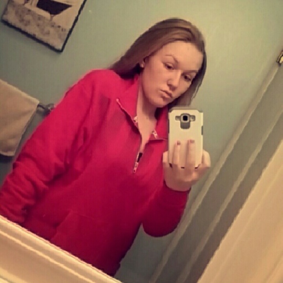 Profile Picture of Emily Crusenberry (@emilyac18) on Poshmark