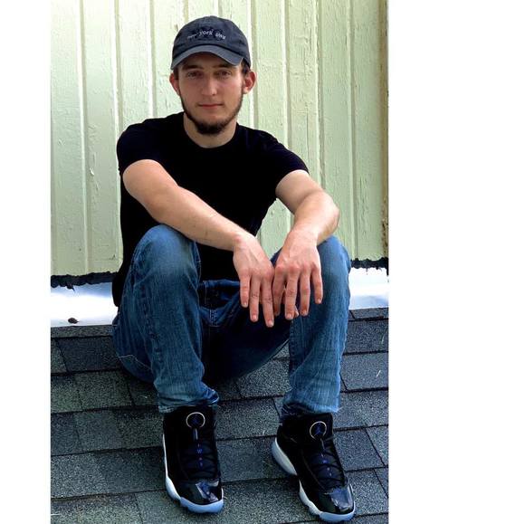 Profile Picture of Bradon Traylor (@bradontraylor) on Poshmark