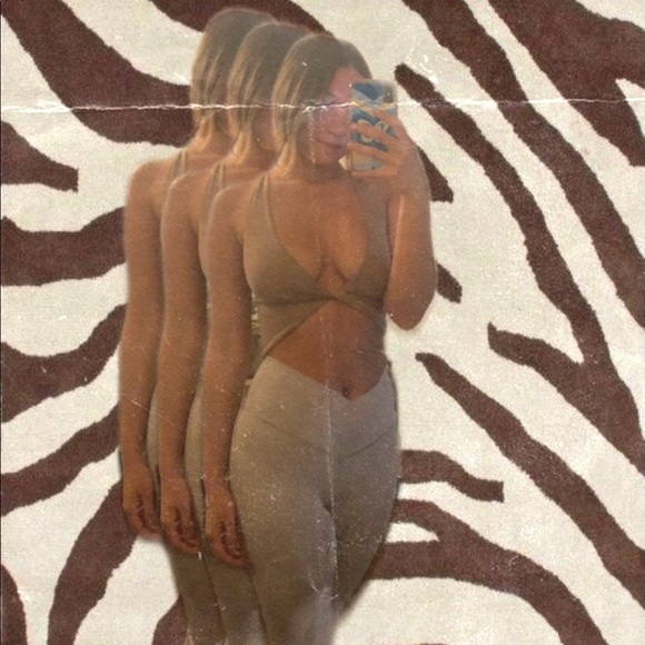 Serene Gorss - Poshmark Profile Picture of Serene Gorss (@sereneag) on Poshmark