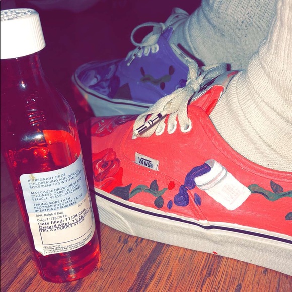 Profile Picture of Rayce Hite (@rayce1997) on Poshmark