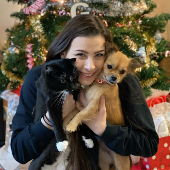 Profile Picture of Jenna Viveiros-gibson (@jennvivgib) on Poshmark