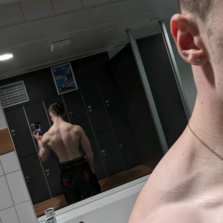 Profile Picture of Daniel (@emogainsfit) on Tiktok