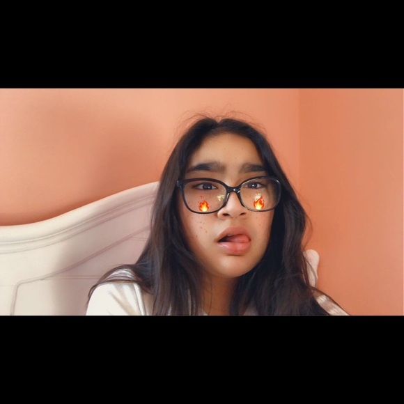 Profile Picture of Mariana Eaparza (@marianaesparza) on Poshmark