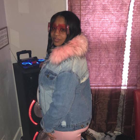 Profile Picture of Tisha Key (@tishakey) on Poshmark