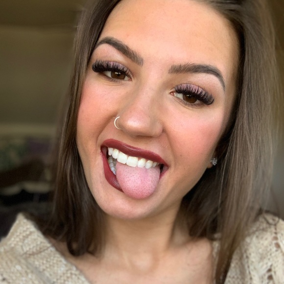 Profile Picture of Abbie Behen (@abbiebehen) on Poshmark