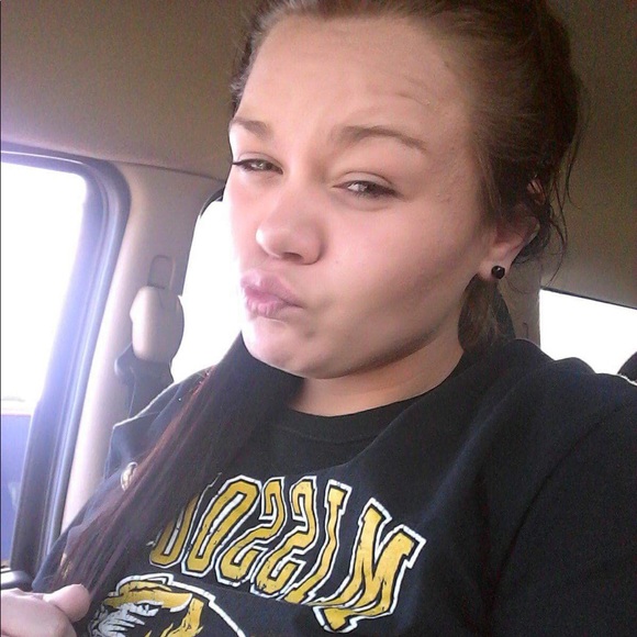 Profile Picture of Mercades Payne (@mercades2017) on Poshmark