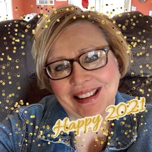 Profile Picture of Jodi Colvin (@jodicolvin) on Poshmark