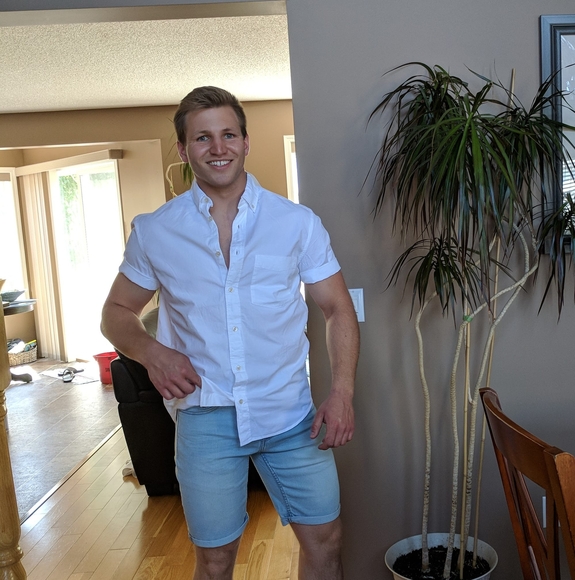 Profile Picture of Travis Mottershead (@tg488) on Poshmark