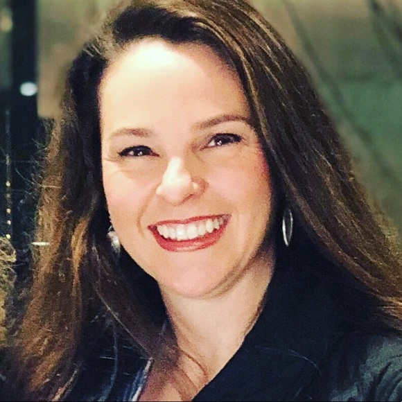 Profile Picture of Holli Rachal (@hsrachal) on Poshmark