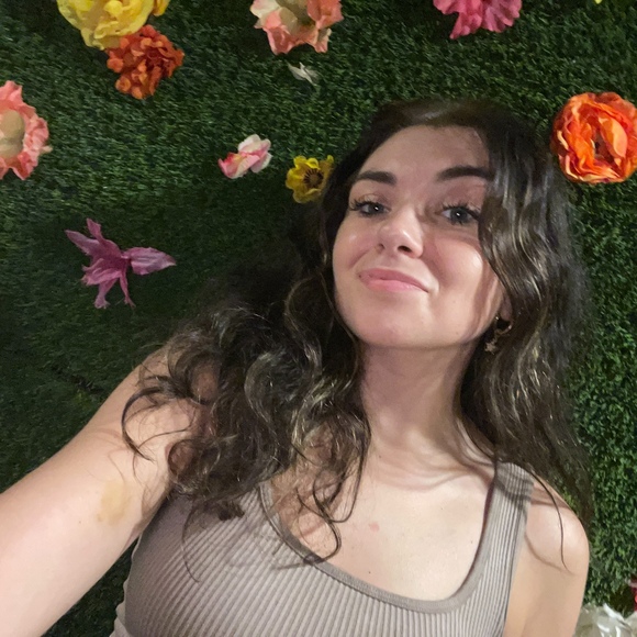 Profile Picture of Jessica Nappo (@jessicanappo) on Poshmark