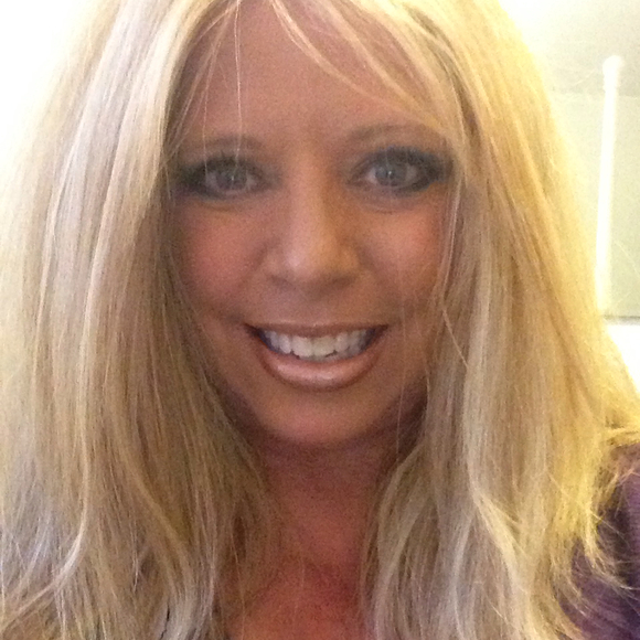 Profile Picture of Gail Santone (@gailmarie) on Poshmark